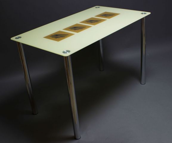 Обеденный стол Вихр