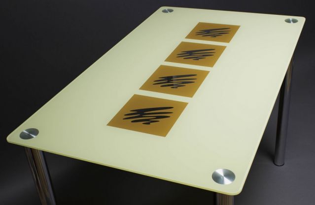 Обеденный стол Вихр