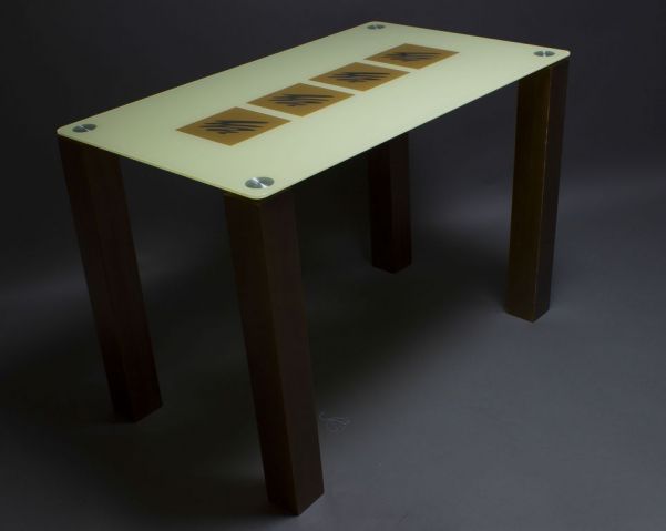 Обеденный стол Вихр