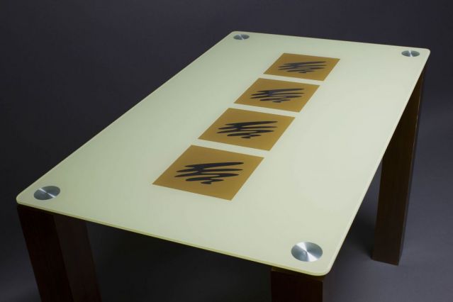 Обеденный стол Вихр