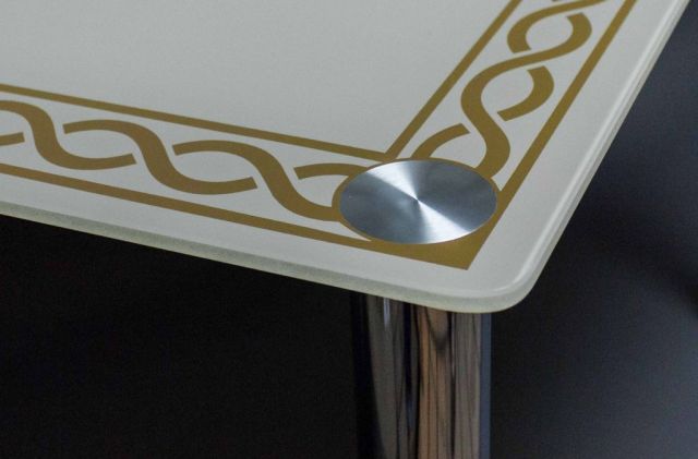 Обеденный стол Плетеная рамка