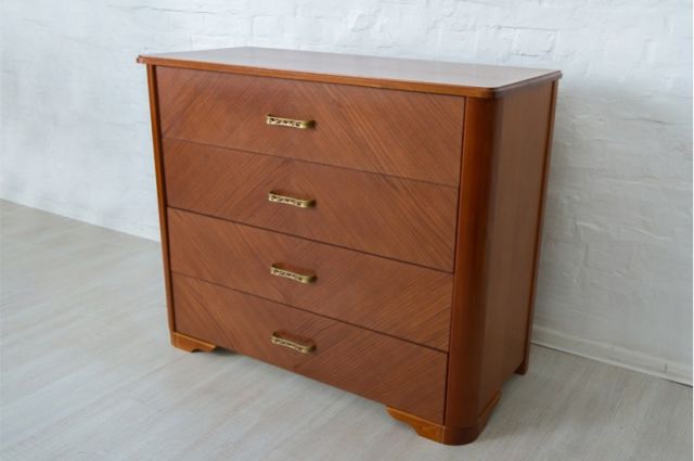 КОМОД АССОЛЬ