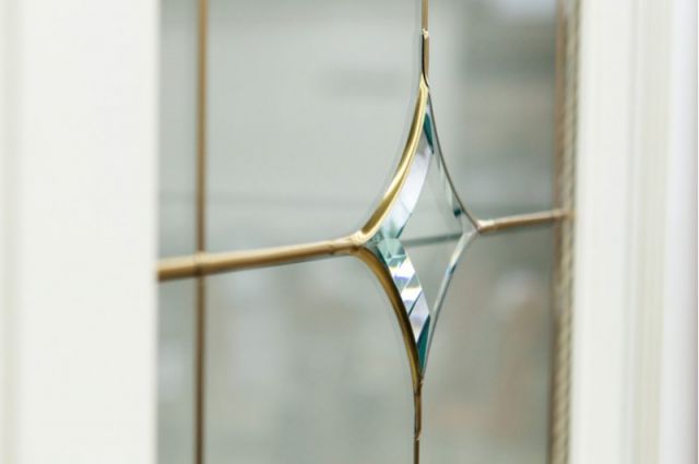 ВИТРИНА FREEDOM С КОМОДОМ