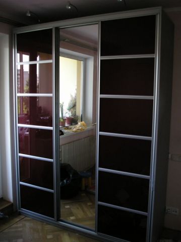 Шкаф-купе с пластиковыми фасадами