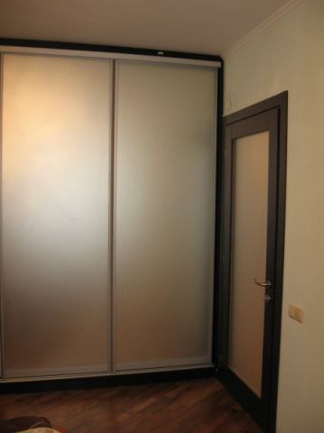 Шкаф-купе зеркало сатин (2400-450)