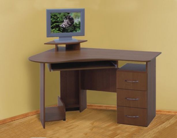 Компьютерный стол универсальный