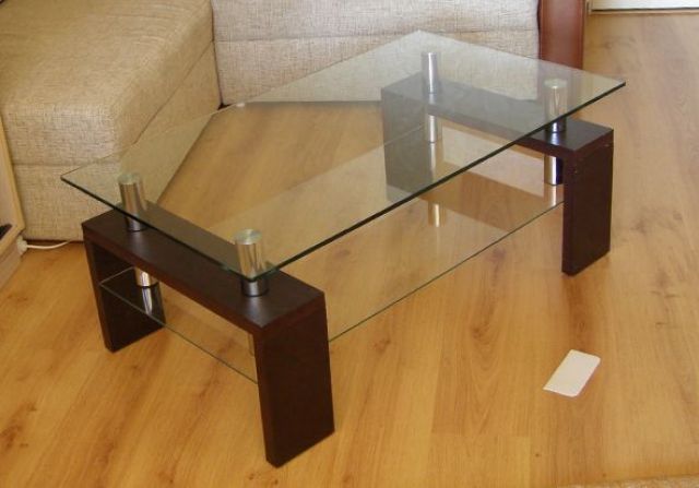 Журнальный стеклянный  стол (тонированный) СП-22: высота 500мм, глубина 635мм, ширина 1100мм